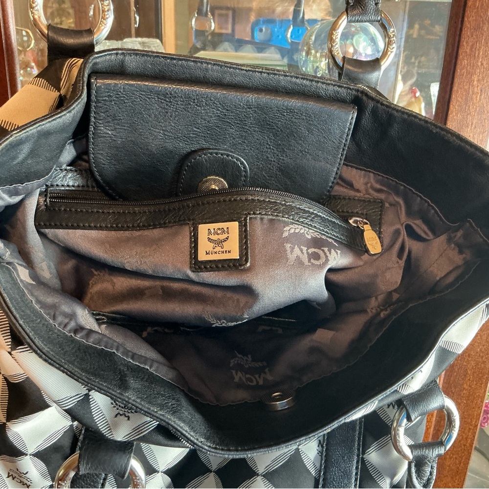 MCM Vintage Visetos Leather-Trimmed Tote - Picture 3 of 8